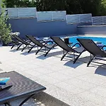 Modernes In Mit Gemeinschaftspool By Interhome Διαμέρισμα *