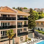 Διαμέρισμα Modernes In Mit Gemeinschaftspool By Interhome