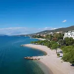 Modernes In Mit Gemeinschaftspool By Interhome Διαμέρισμα Crikvenica