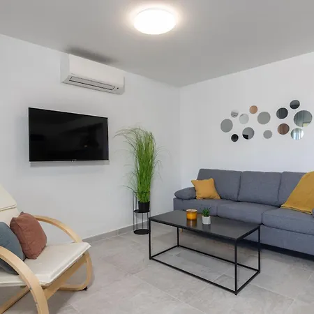 شقة Modernes In Crikvenica Mit Gemeinschaftspool By Interhome