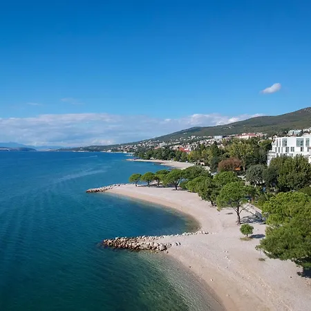 Modernes In Mit Gemeinschaftspool By Interhome Apartment Crikvenica