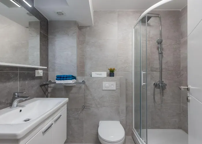 Modernes In Mit Gemeinschaftspool By Interhome * Crikvenica
