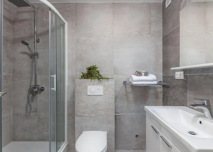 Modernes In Mit Gemeinschaftspool By Interhome *
