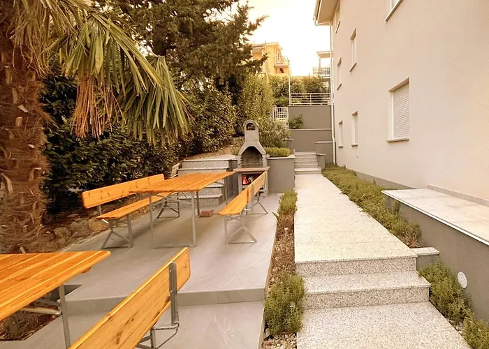 Apartment Modernes In Mit Gemeinschaftspool By Interhome *