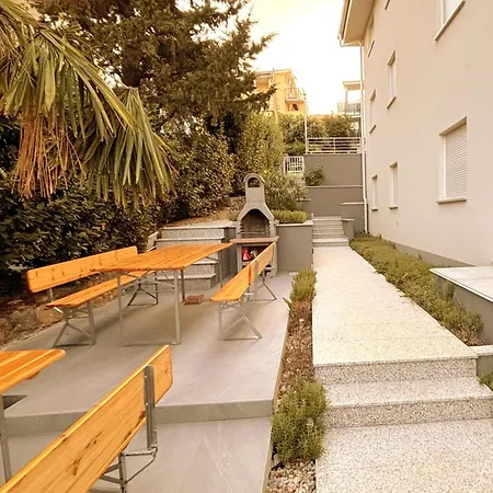 Apartmán Modernes In Mit Gemeinschaftspool By Interhome *