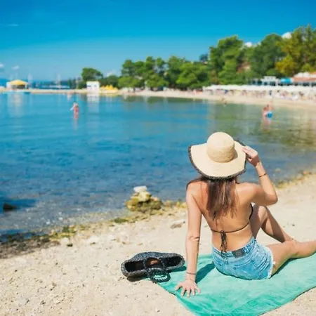 Modernes In Mit Gemeinschaftspool By Interhome Crikvenica