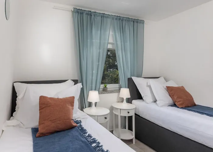 Modernes In Crikvenica Mit Gemeinschaftspool By Interhome Apartment *
